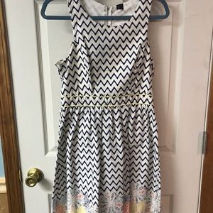 Adorable Navy & White dress! Sz 4 💙💛💚🧡
